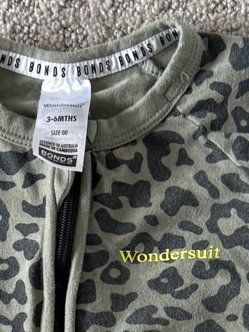 Bonds Australia Leopard Print Wondersuit Size 3-6 months Unisex Baby Boy EUC
